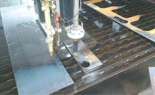 水下等離子切割現(xiàn)場 水下等離子切割現(xiàn)場